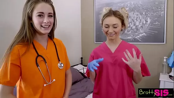 Chupando buceta da enfermeira e depois fodendo ela